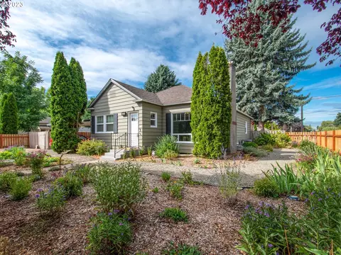 3722 G St, Vancouver, WA 98663