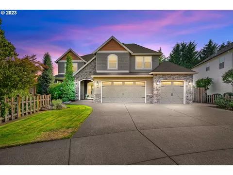880 N Alder St, Canby, OR 97013