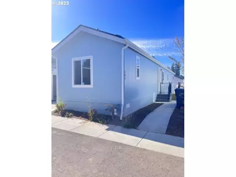 13531 Clairmont Way #202, Oregon City, OR 97045