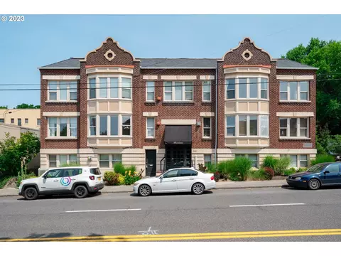 1529 SE Hawthorne Blvd #205, Portland, OR 97214