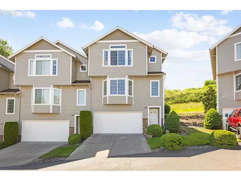 733 NW Meadow Ridge Ln # 18, Camas, WA 98607