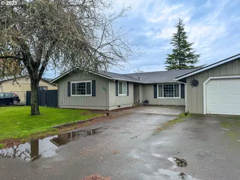 304 Eddy St, Sutherlin, OR 97479