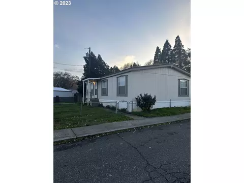3800 W 6th St #43, The Dalles, OR 97058