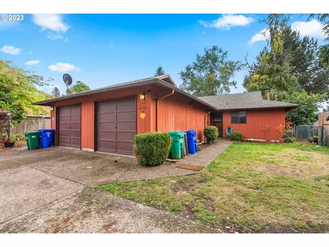 2720 SE Palmquist Rd, Gresham, OR 97080