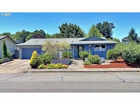 565 Timothy St, Junction City, OR 97448