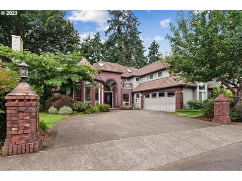 14489 SE Creekside Dr, Milwaukie, OR 97267