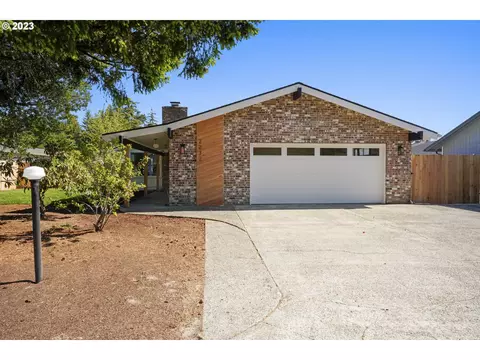 2232 24th St, Florence, OR 97439