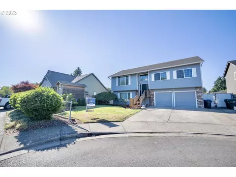 4422 Raccoon Ct NE, Salem, OR 97305