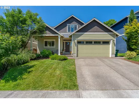 2107 N Crater Ln, Newberg, OR 97132