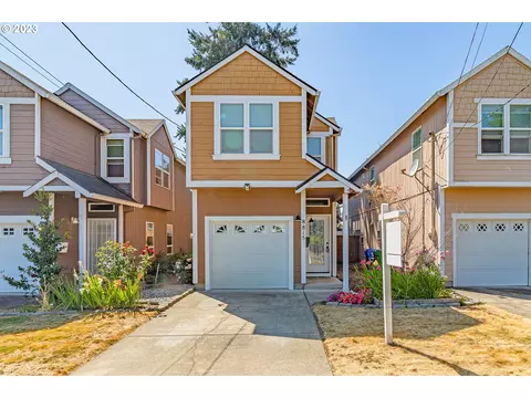 8815 N Burrage Ave, Portland, OR 97217