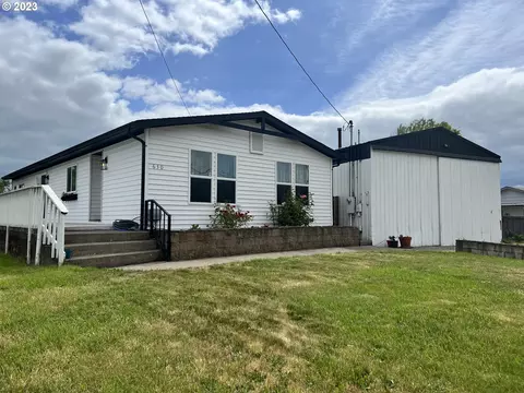 630 N 7th St, Harrisburg, OR 97446
