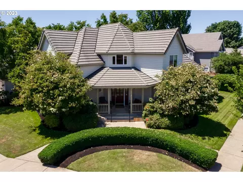 2572 Walnut Ridge Dr, Springfield, OR 97477