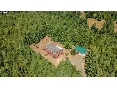 86998 Stewart Ln, Bandon, OR 97411