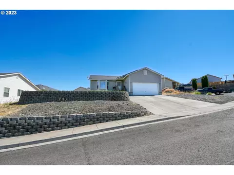1306 SW 11th Ct, Pendleton, OR 97801