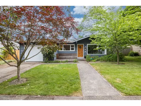 7809 SE Sherman St, Portland, OR 97215