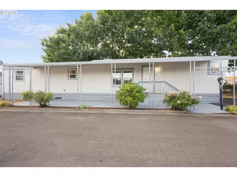 2300 SE 82nd Ave #19, Portland, OR 97216