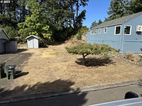 Greenwood St, Florence, OR 97439