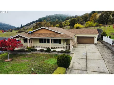263 SE Cordelia Dr, Myrtle Creek, OR 97457