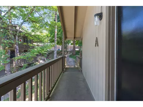 7738 SW Barnes Rd #A, Portland, OR 97225