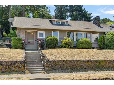 1013 State St, Hood River, OR 97031