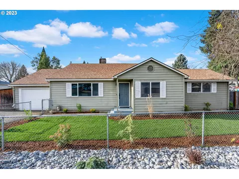 2227 SE Brookwood Ave, Hillsboro, OR 97123