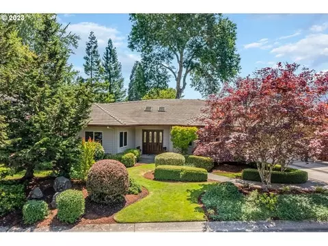 1226 NW Torres Pine Ct, Mcminnville, OR 97128