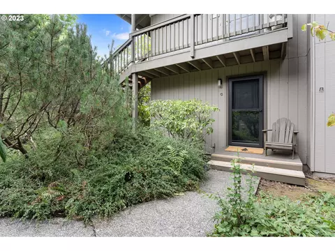 7512 SW Barnes Rd #C, Portland, OR 97225
