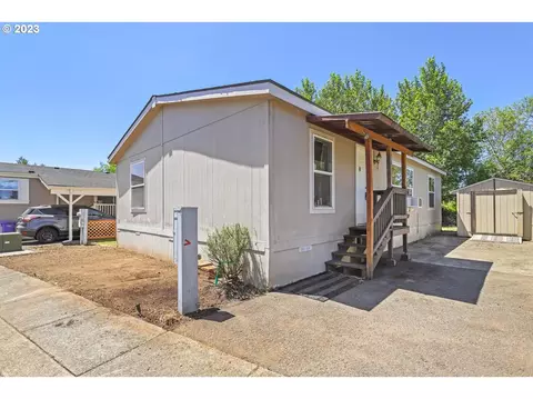 208 W Heintz St #8, Molalla, OR 97038