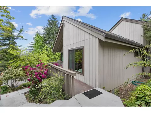 7736 SW Barnes Rd #D, Portland, OR 97225
