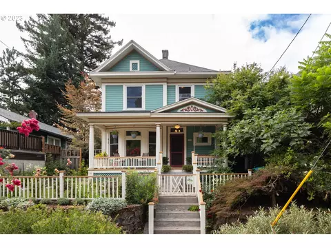 1752 SE Taylor St, Portland, OR 97214