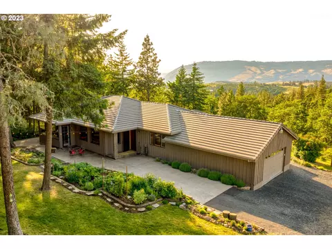1460 Morgensen Rd, Mosier, OR 97040