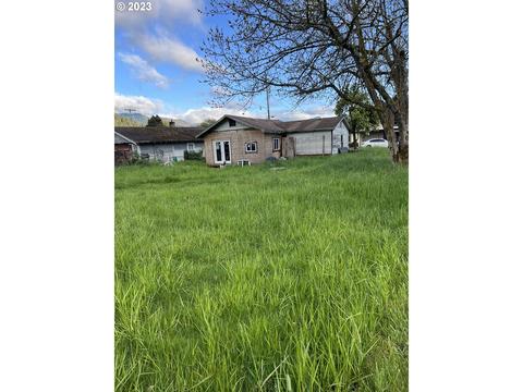 330 W Cedar St, Powers, OR 97466