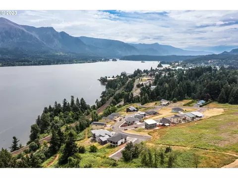 125 NE Upper Basso Cir #43, Stevenson, WA 98648