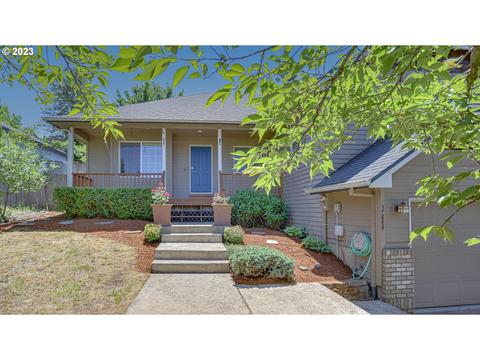 37444 Green Mountain St, Sandy, OR 97055