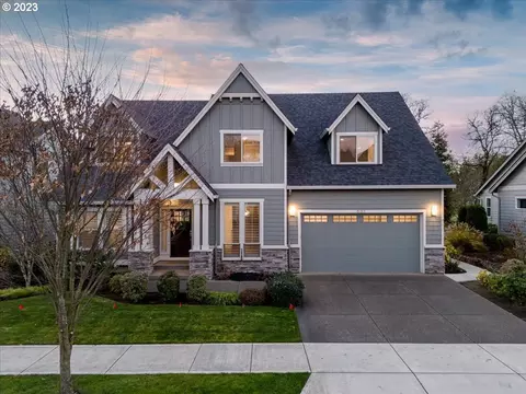 537 N The Greens Ave, Newberg, OR 97132