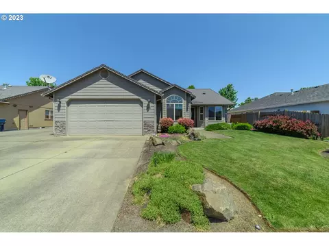 36 Sandalwood Loop, Creswell, OR 97426