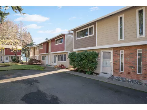 1321 N Garrison Rd, Vancouver, WA 98664