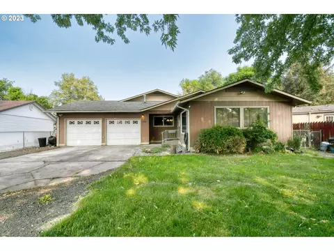 1382 SW 39th St, Pendleton, OR 97801