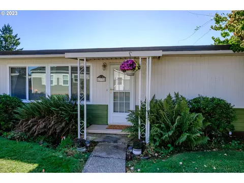 450 SE Lacreole Dr #47, Dallas, OR 97338