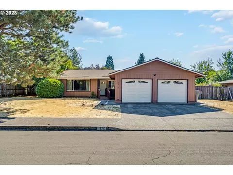 1870 NW Birch St, Mcminnville, OR 97128