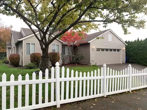 2333 NE Francis Pl, Gresham, OR 97030