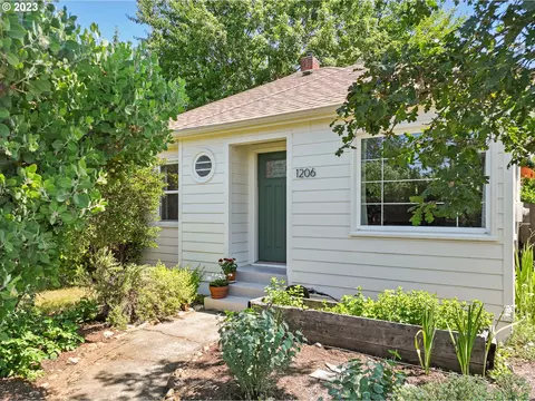 1206 NE 80th Ave, Portland, OR 97213