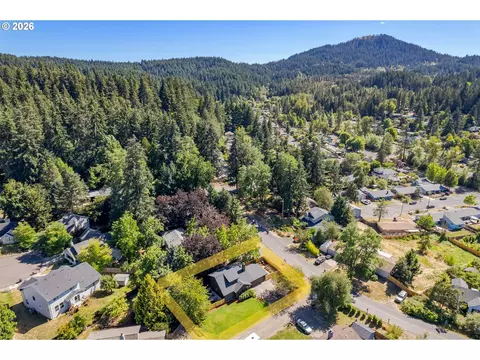View/Area - 4411 Dillard Rd, Eugene, OR 97405 photo 2 of 2