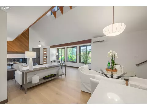 Living - 4411 Dillard Rd, Eugene, OR 97405 photo 6 of 6