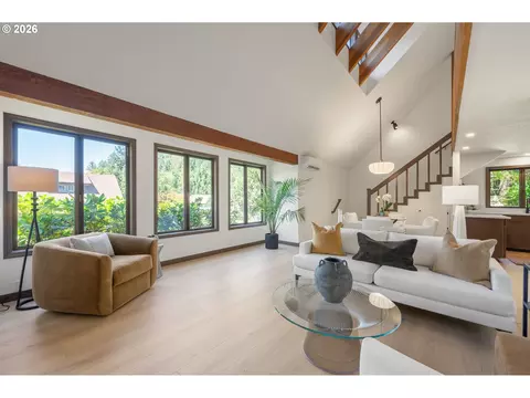 Living - 4411 Dillard Rd, Eugene, OR 97405 photo 2 of 6