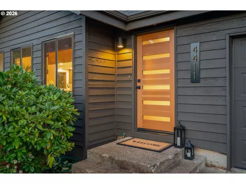 Entry Way - 4411 Dillard Rd, Eugene, OR 97405 photo 1 of 6
