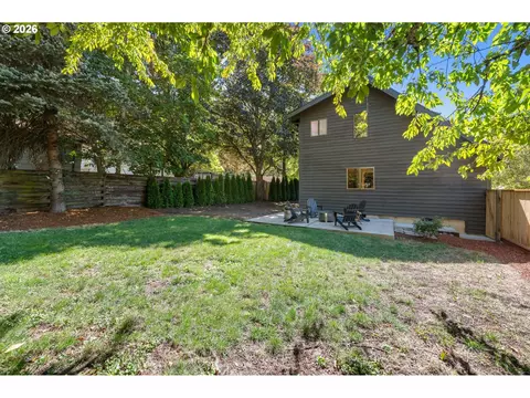 Exterior - 4411 Dillard Rd, Eugene, OR 97405 photo 6 of 13