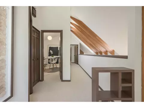 Entry Way - 4411 Dillard Rd, Eugene, OR 97405 photo 4 of 6