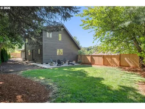 Exterior - 4411 Dillard Rd, Eugene, OR 97405 photo 7 of 13