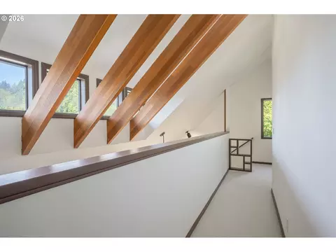 Entry Way - 4411 Dillard Rd, Eugene, OR 97405 photo 6 of 6